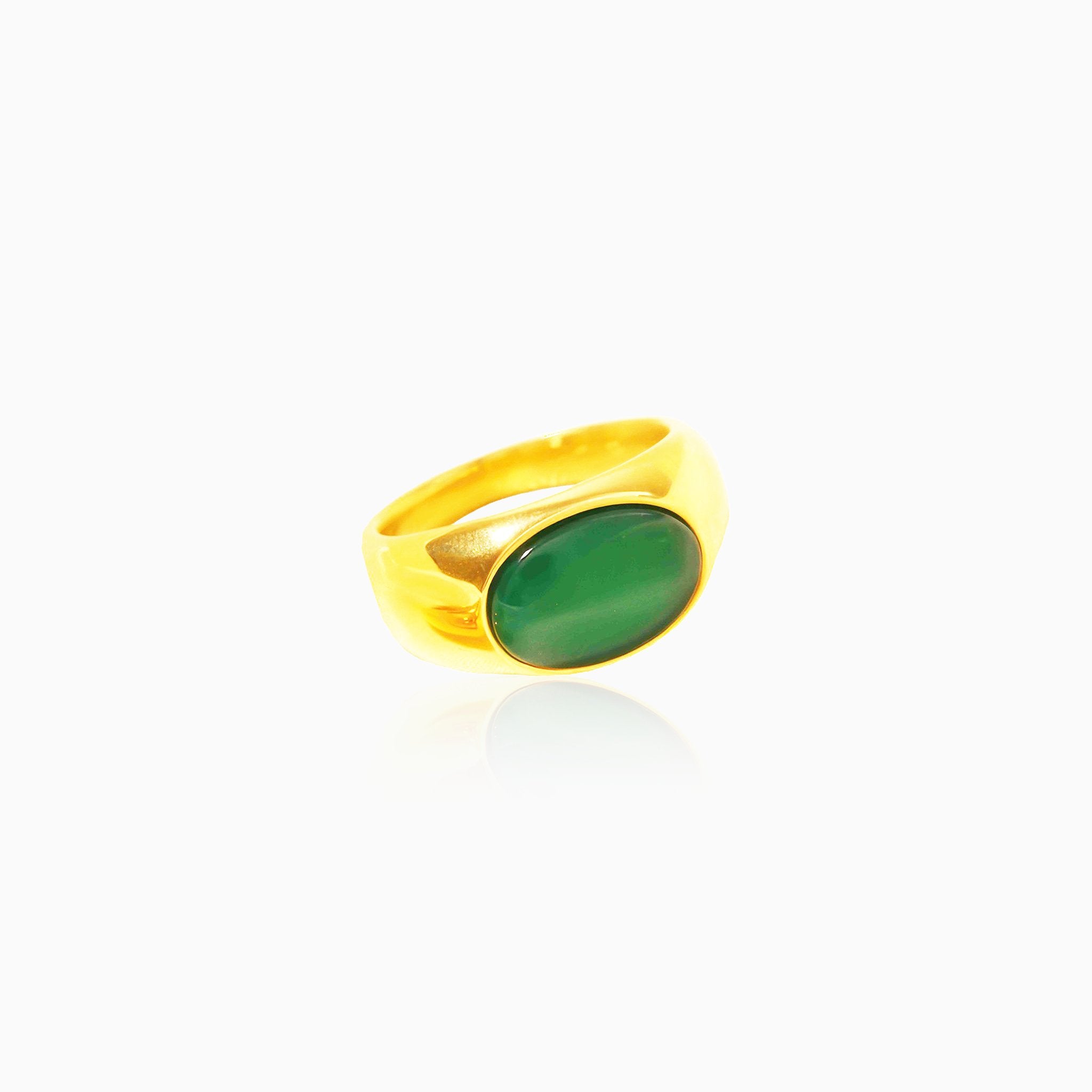 Oval Ring with Natural Chrysoprase - Nobbier - Ring - 18K Gold And Titanium PVD Coated Jewelry