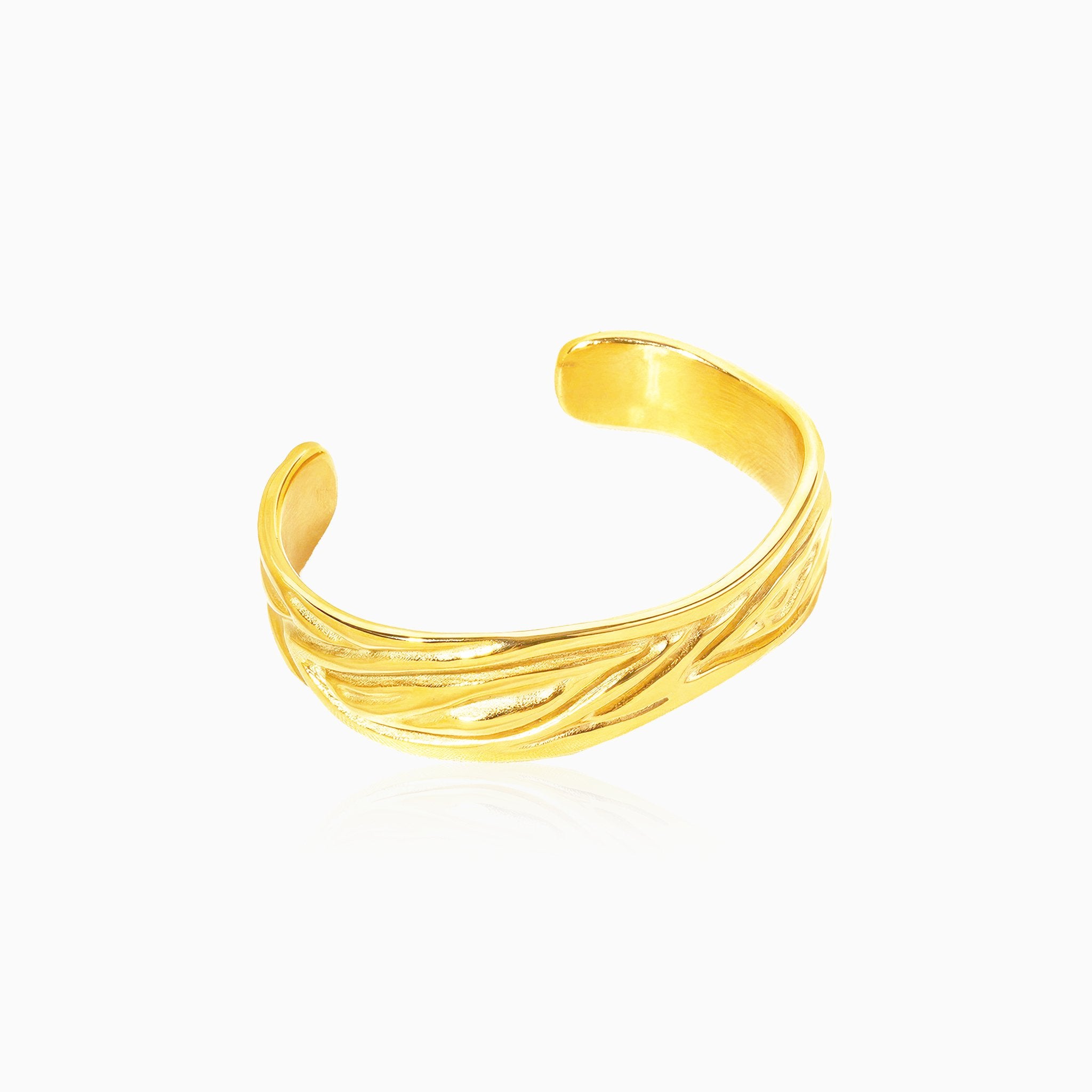 Wrinkle Texture Cuff Bracelet - Nobbier - Bracelet - 18K Gold And Titanium PVD Coated Jewelry