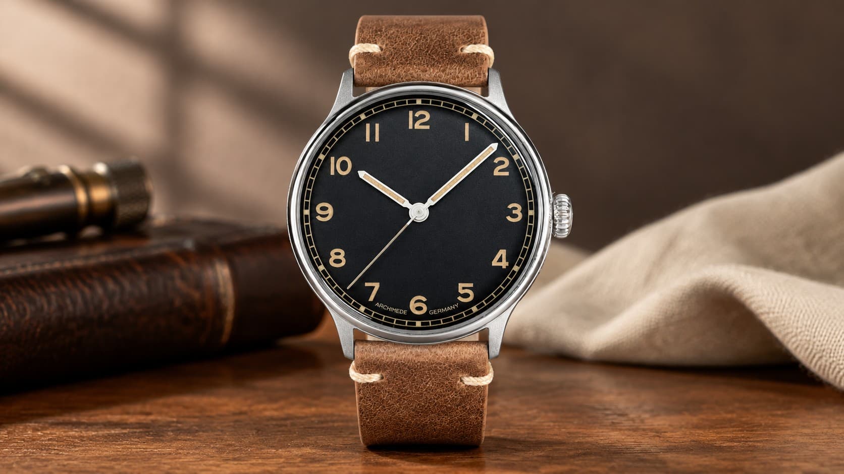 Archimede 1950-3 vintage-style pilot watch with black dial and brown leather strap