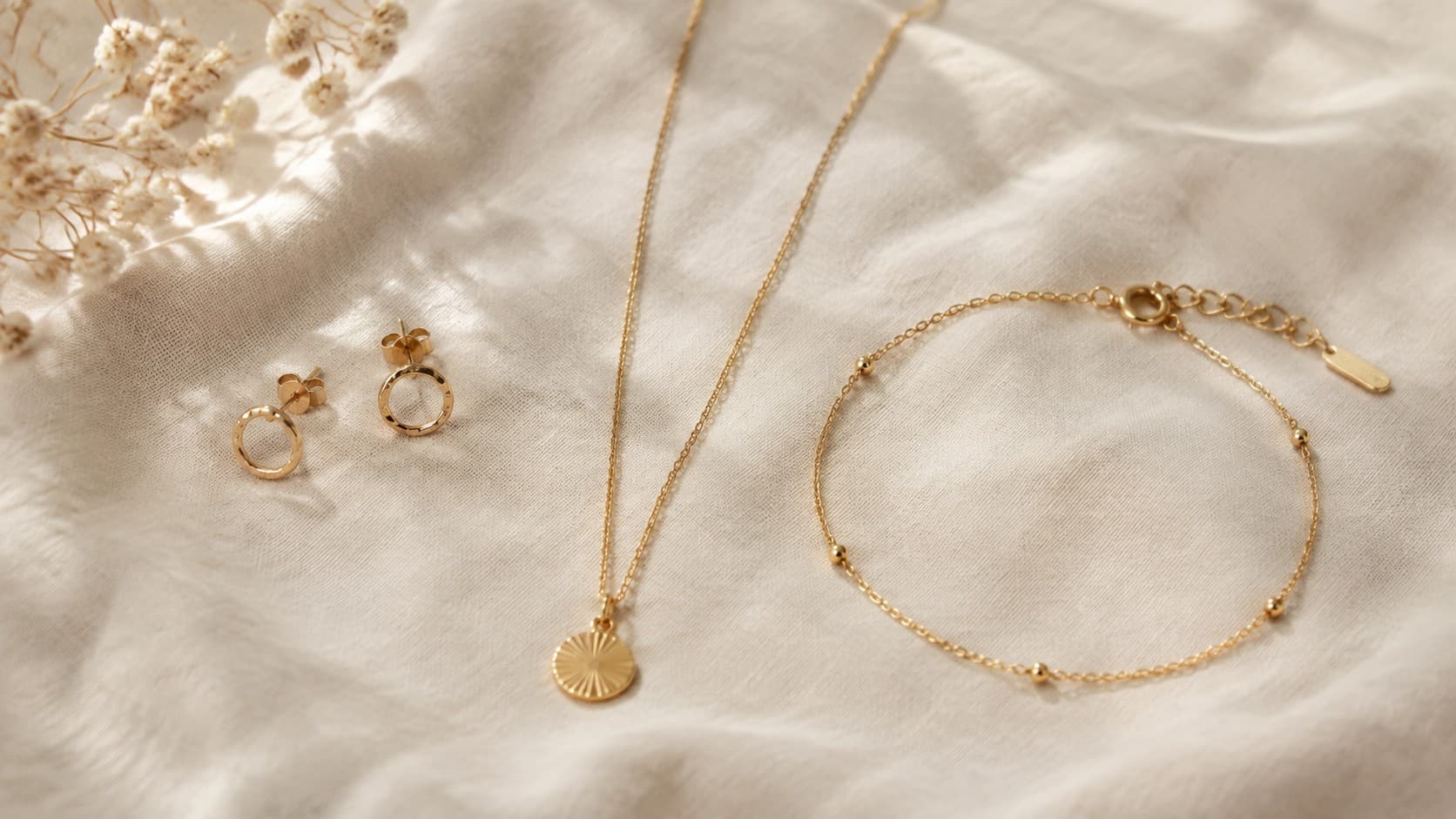 What Jewelry Should Bridesmaids Wear?