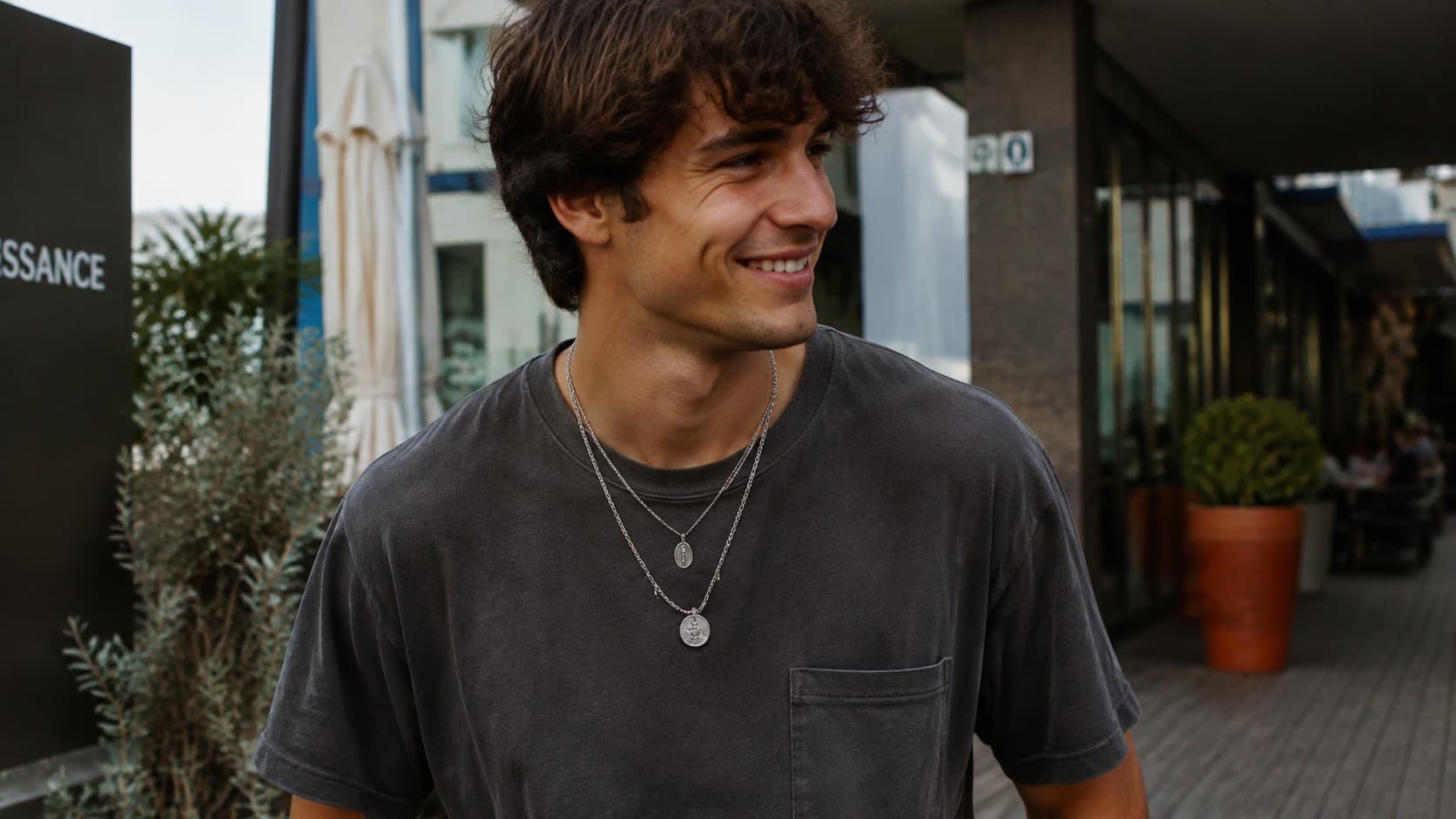 Are Necklaces Attractive on Guys?