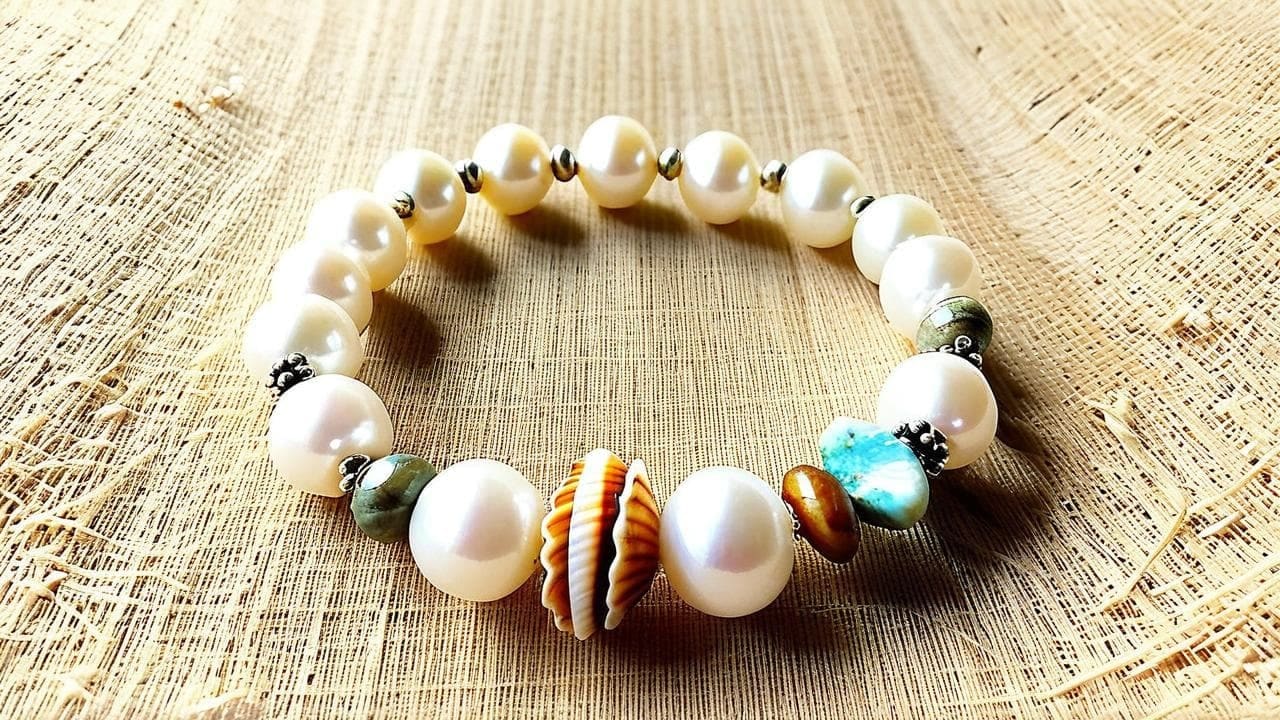 Organic Gemstones in Jewelry: Nature into Accessories