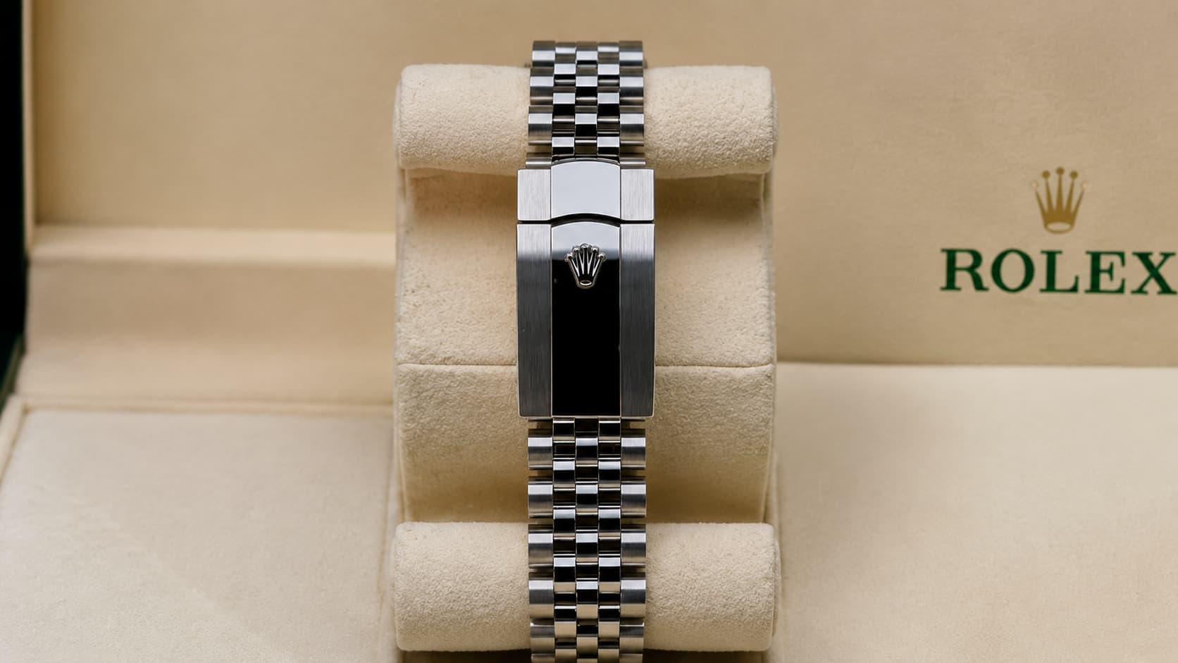 How to Authenticate Watches: Guide to Avoiding Counterfeits