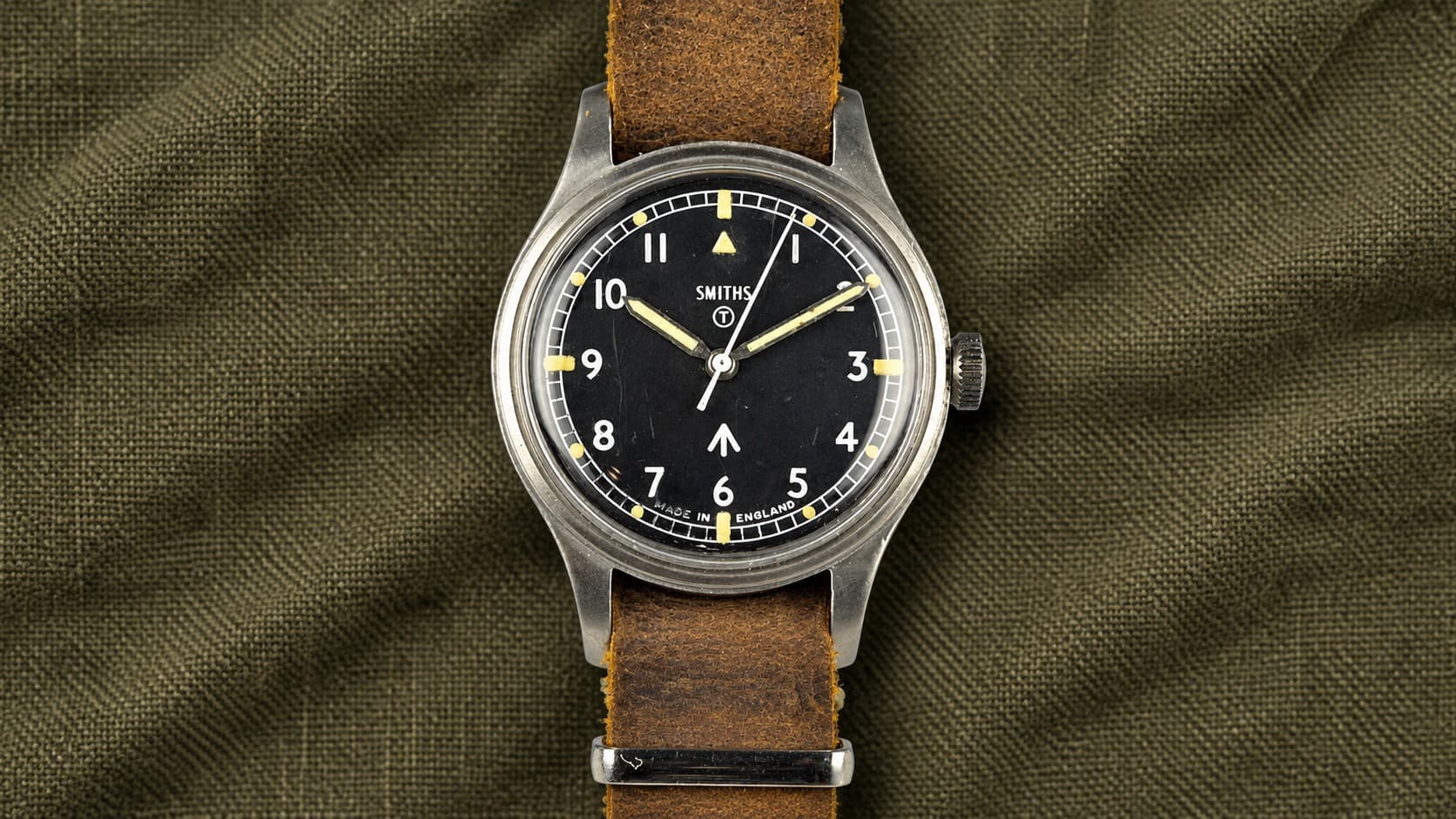 Smiths W10 British Army issued military wristwatch with black dial