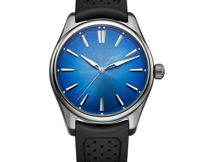 H. Moser & Cie blue fumé dial timepiece demonstrating Swiss independent watchmaking excellence and distinctive dial craftsmanship